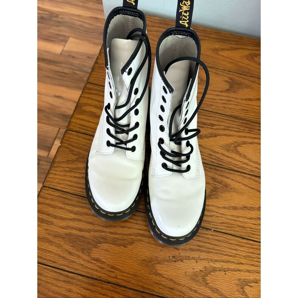 Dr Martens 1460 White Smooth Leather 8 Eye Boots Womens US 8 EU 39